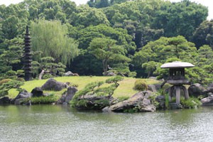 清澄庭園の大きな灯篭