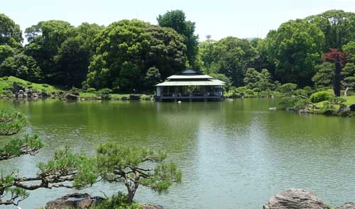 広大な庭園